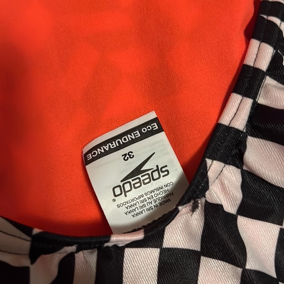 Nwt speedo size 34 - Picture 3 of 3